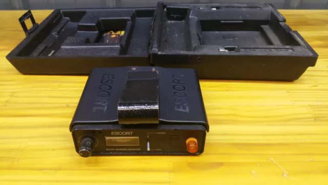 Vintage Escort Radar Warning System Receiver W/Visor Clip & Case *No Cord