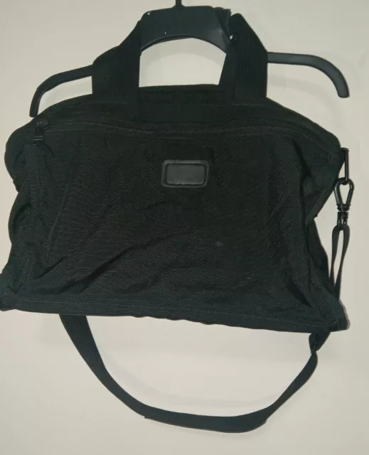 Tumi USA Black Nylon Carry On Duffel Bag Travel Vacation 2-Pocket USA w/Strap
