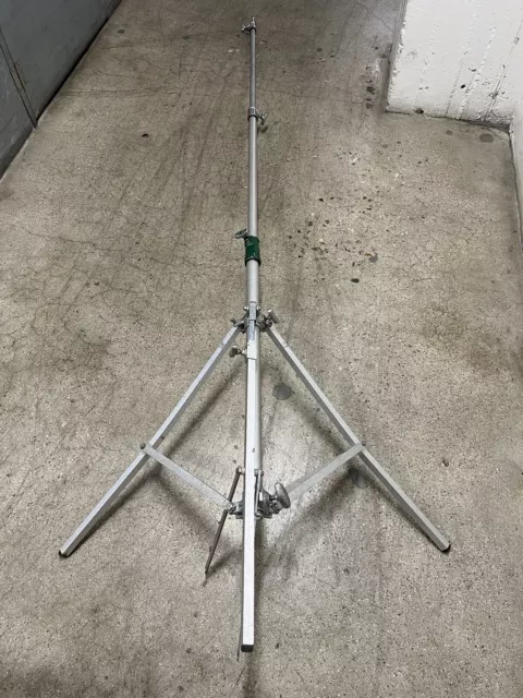 Vintage Matthews light stand. Read Description. Parts or Repair