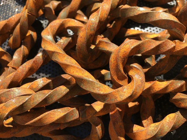 1 YD WROUGHT IRON CHAIN, Old Vtg Antique Style Rusty Forged Twisted Metal Link