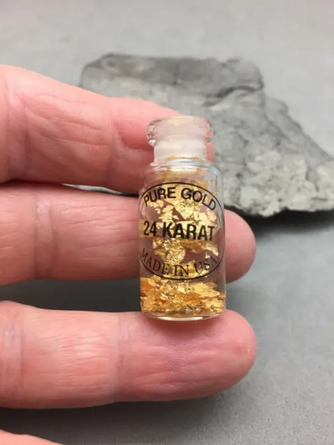 1 Gram Natural Gold Flakes & Pickers in Bottle. +-0.01g **Multiple  Available**