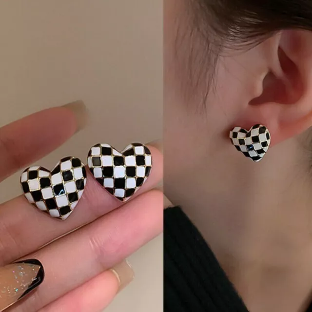 Cute New Yellow Gold Plated Black & White Check Enamel Heart Stud Post Earrings