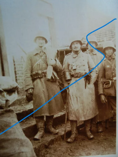 Somme Frankreich 1WK 1916 Gruppe m.Stalhelm Gasmaske Signalhorn u.Grabendolch !