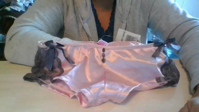 NWT! Hot Topic FANCY Size Small Pink/Gray English Lace/Bow Butt Enhancing Panty