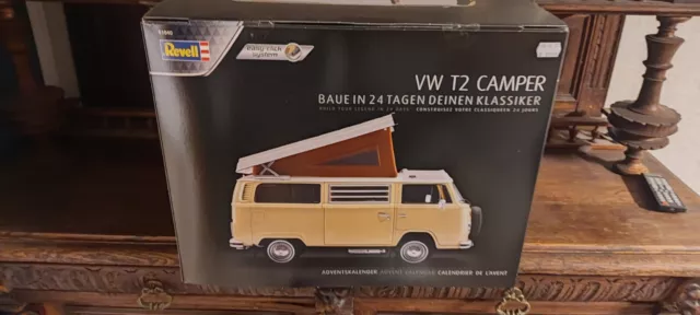 Revell 67676 1:24 Model Set VW T2 Camper inkl. Farben, Pinsel