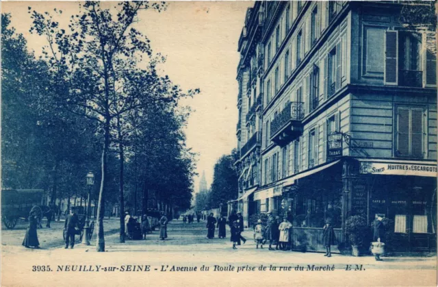 CPA Neuilly-sur-Seine - L'Avenue du Route (274600)