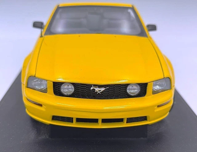 2006 Autoart Ford Mustang GT オートアート 1/18 AUTOART 2006 FORD MUSTANG GT CONVERTIBLE , RED , NEW