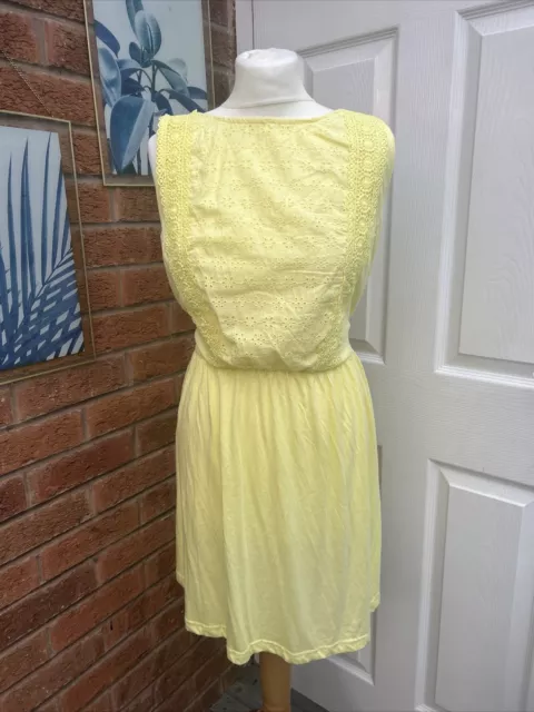Ladies Size 18 Yellow Dress BNWT. Atmosphere
