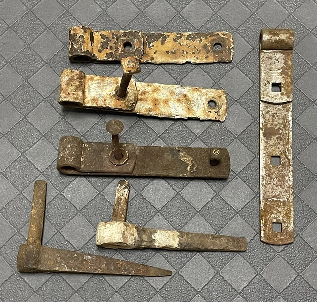 Rusty Barn Door Shed Strap Hinges Short plus Pintles 2