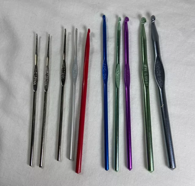 Metal + Plastic Crochet Hooks Mixed Small & Large Sizes Most are Boye Lot of 10