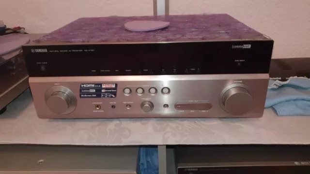 Yamaha HDMI Receiver RX-V767 Silber 7.1  z.b: 7x145W siehe Artikelbeschreibung