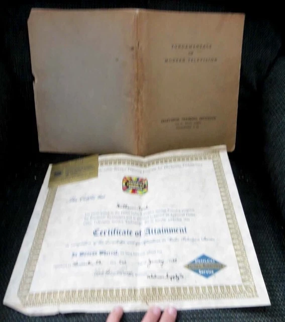 LOTE 1945 de colección ENTRENAMIENTO DE TELEVISIÓN MODERNA + CERTIFICADO FILCO