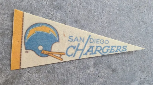 NFL Vtg 1980's  SAN DIEGO CHARGERS  2 Bar Helmet Team  Pennant Los Angeles
