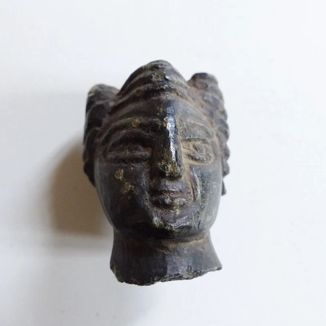 TRES ANCIENNE TETE FIGURINE en PIERRE DURE EPOQUE ROMAINE GREC ?