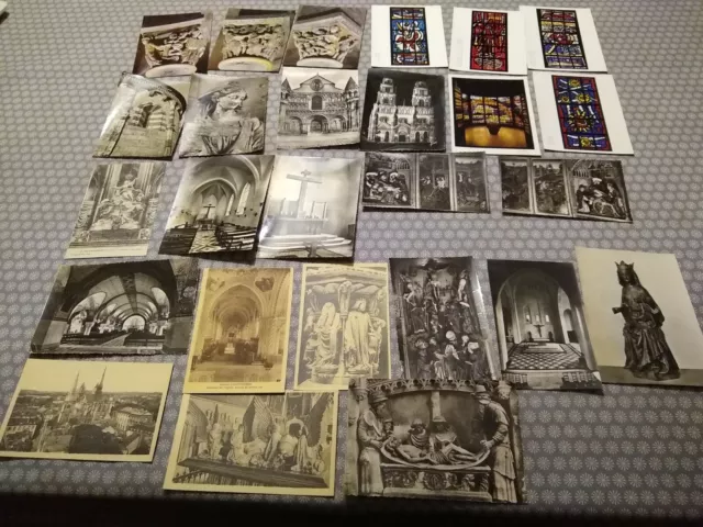 Lot 18 cartes postales églises N/B et couleur