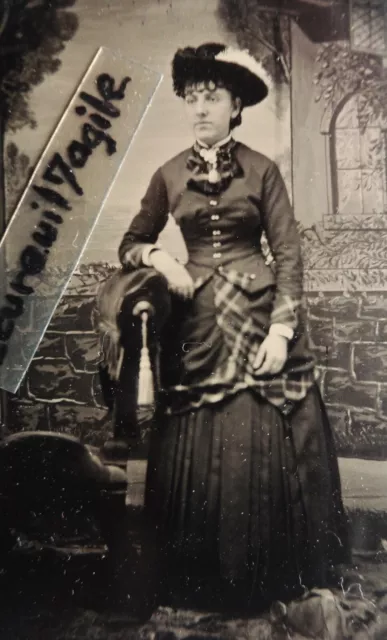 FERROTYPE photo 1/6 jeune femme avec chapeau à plumes veste cintrée H48