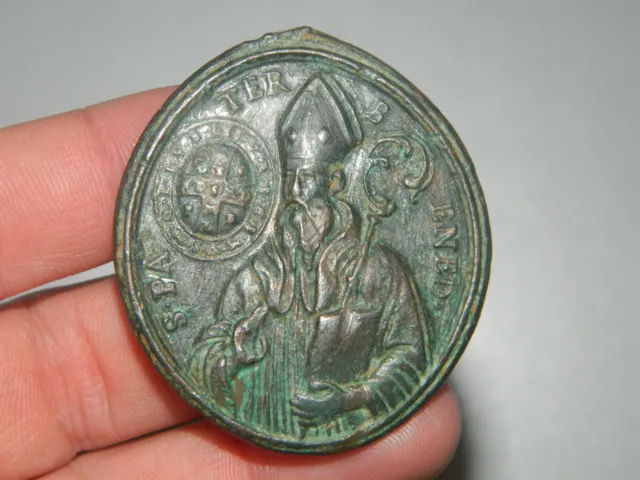 Medalla religiosa SIGLO XVII San Benito y Monserrat MEDAL 17TH CENTURY PENDANT