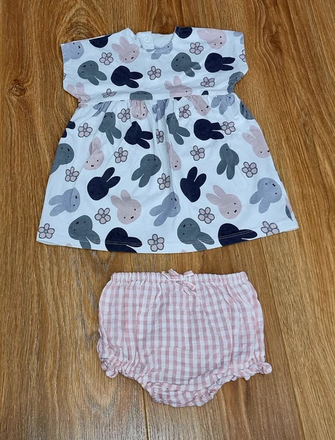 #33 Enorme pacchetto di abiti estivi per bambine età 9-12 mesi pantaloncini con pappe top 8