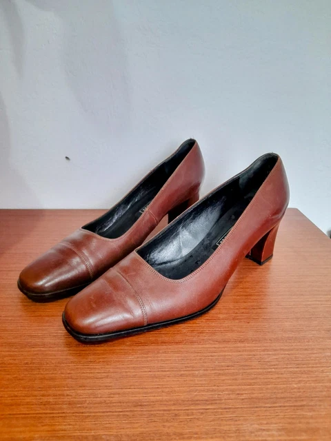 Scarpe da corte vintage anni '90 marroni in pelle tacco quadrato taglia 5,5