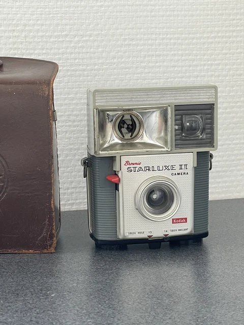 APPAREIL PHOTO-KODAK BROWNIE STARLET 2 ARGENTIQUE 1950-FLASH-FORMAT 127 bon état