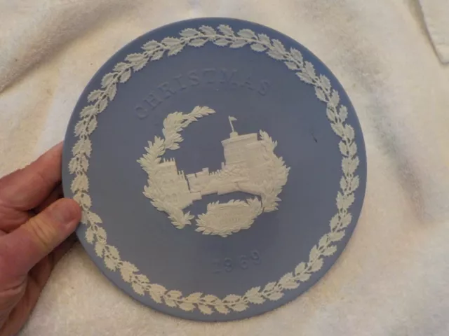 1969 Wedgwood Christmas Plate WINDSOR CASTLE