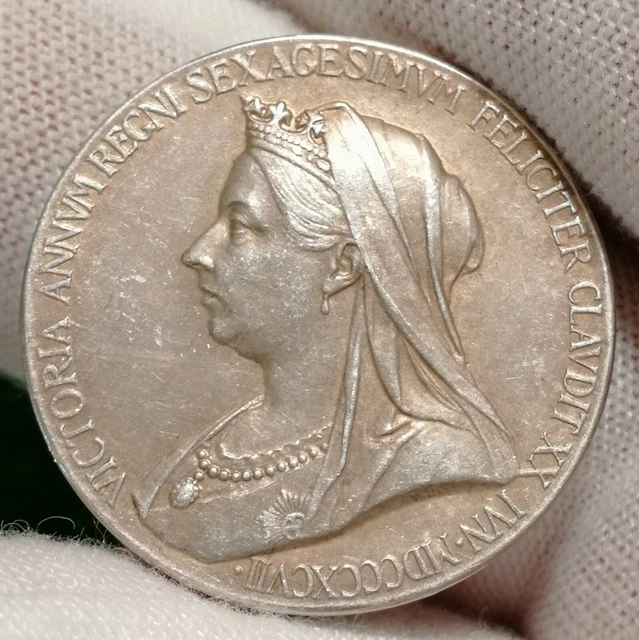 1897 SILVER ROYAL MINT  MEDAL FOR DIAMOND JUBILEE OF QUEEN VICTORIA. 25.6 mm.