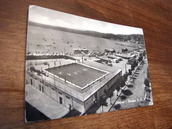 Cartolina Postcard Crotone Piscina Coni c o n i non viaggiata con francobollo