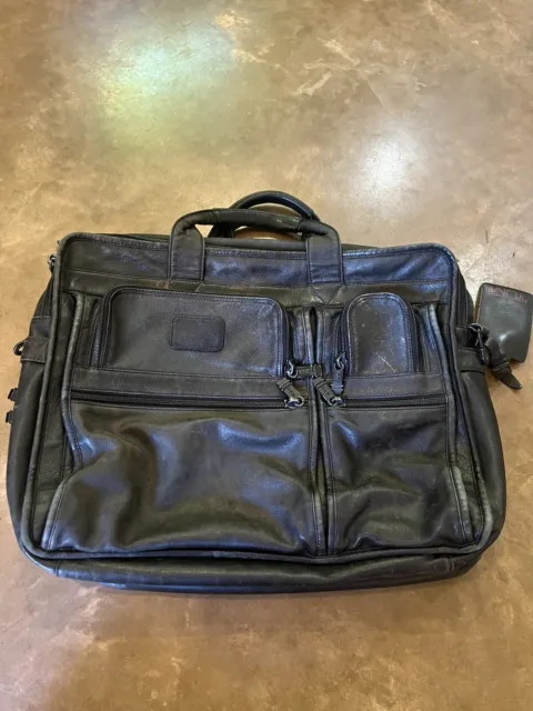 TUMI Alpha Expandable Leather Laptop Briefcase Bag. Style 9621D3. READ!