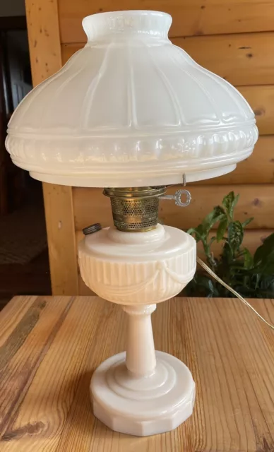 Vintage ALADDIN ALACITE LINCOLN DRAPE Oil Lamp with White Shade