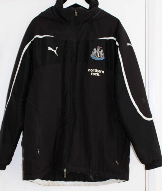 Puma nufc hotsell bench jacket mens