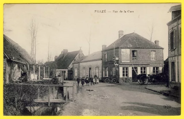 cpa RARE Village Percheron de FRAZÉ (Eure et Loir) Rue de la GARE animated Hitching