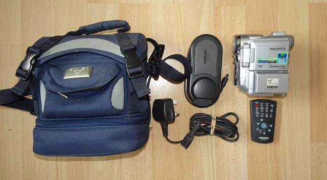 Samsung VP-D230 videocamera digitale in custodia con caricabatterie - Mini DV + acquisizione notturna