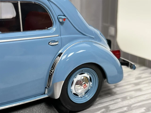 Renault 4CV Bleu 1956 1:18 Echelle Solido 1806604 5