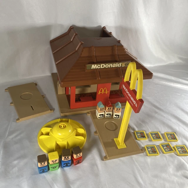 Vintage 1974 Playskool Familiar Places McDonalds PlaySet #430 Restaurant Figures