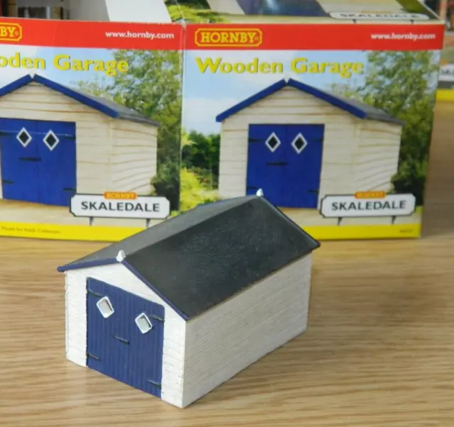 Hornby Skaledale R8552 Wooden Garage OO scale model In Original Box