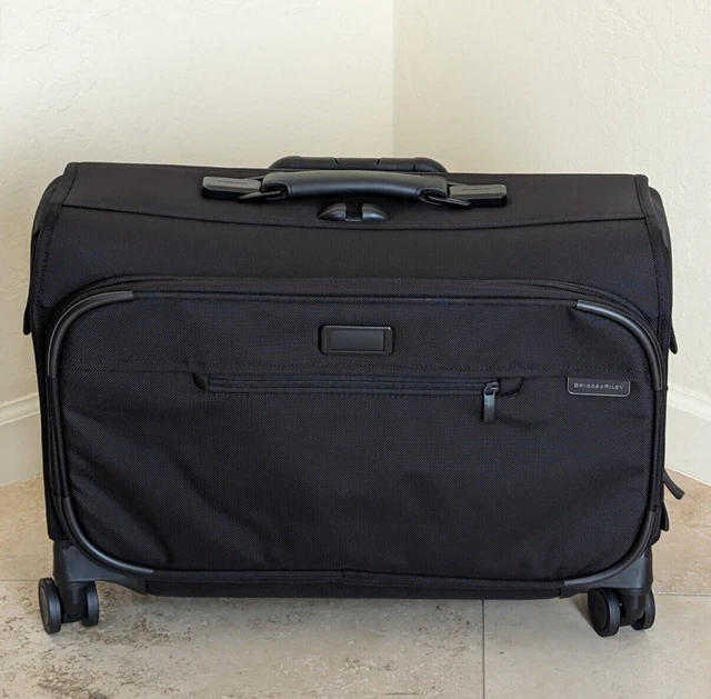 BRIGGS & RILEY Baseline 21" Carry-On Wheeled Garment Spinner, Black, BLU174SP-4