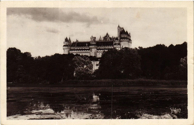 CPA Chateau de PIERREFONDS - Vue générale prise de l'Etang (291716)