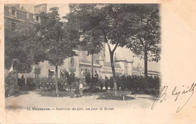 CPA VINENNES Interior of the fort, a day of Revue (143102)