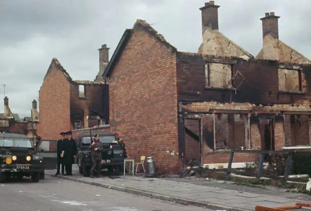 Royal Ulster Constabulary Standing Next To Burnt Out Houses 1971 OLD PHOTO