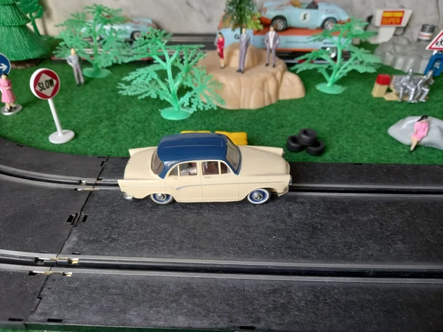 SIMCA ARONDE motorisée pour circuit voitures électrique JOUEF et autres en 1/43