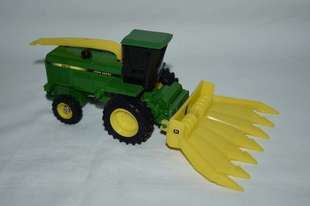 Ertl 1:64 John Deere 6910 Self Propelled Forge Harvester
