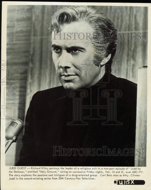 1972 Press Photo Richard Kiley portrays leader of cult in "Holy Ground"