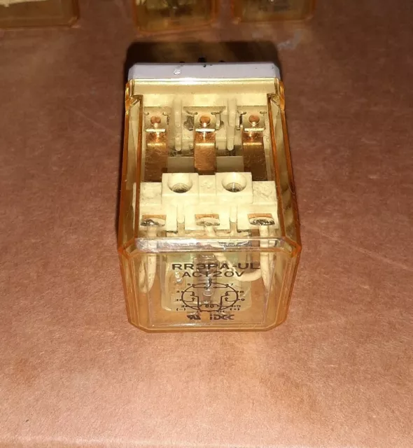Idec RR3PA-UL General Purpose Ice Cube Relay 11-Pin 3PDT 24 Volt DC Coil 24vdc