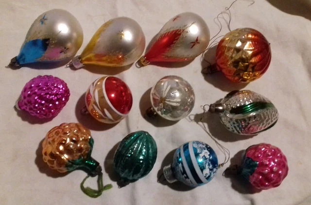 Boules De Noël Vintage En Fil Coloré Avec Neige - Décoration Ancienne (occasion)