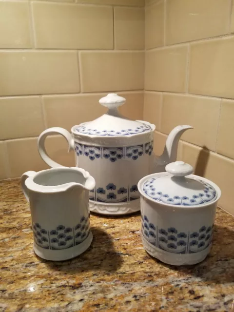 VTG Mitterteich Bavaria Tea Pot Creamer & Sugar Bowl Delicate Blue Clover Rare