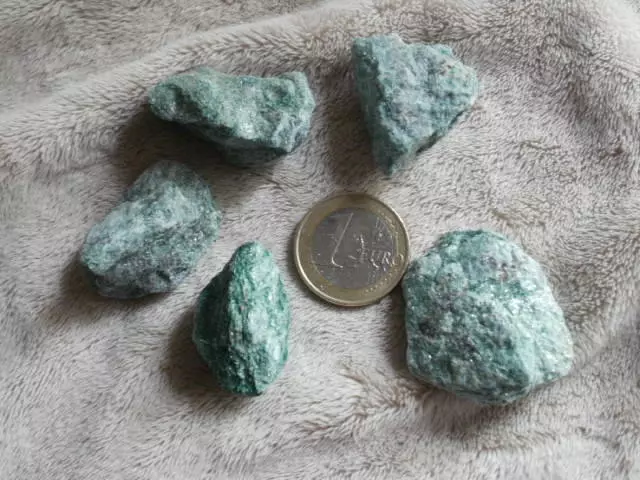 Fucsita, piedra semipreciosa ( lote de 5 )