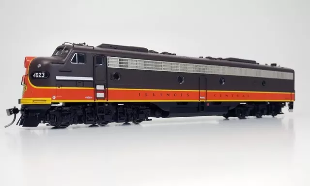 Rapido HO Scale 28023 EMD E8A Illinois Central (IC) #4032 Silent (DC Only) New!