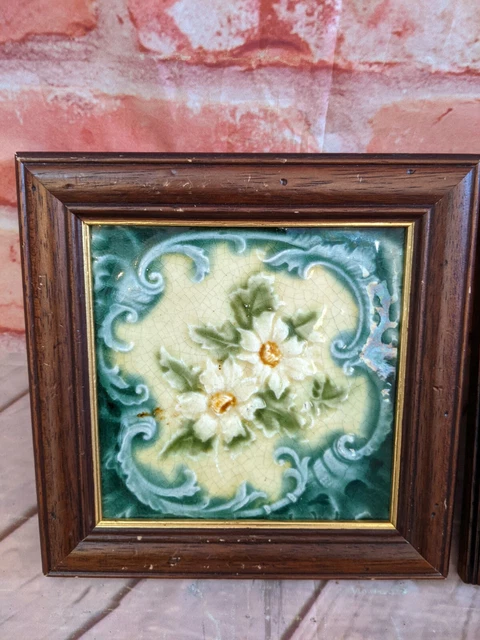 Pair of Victorian tiles in antique wooden frames 2
