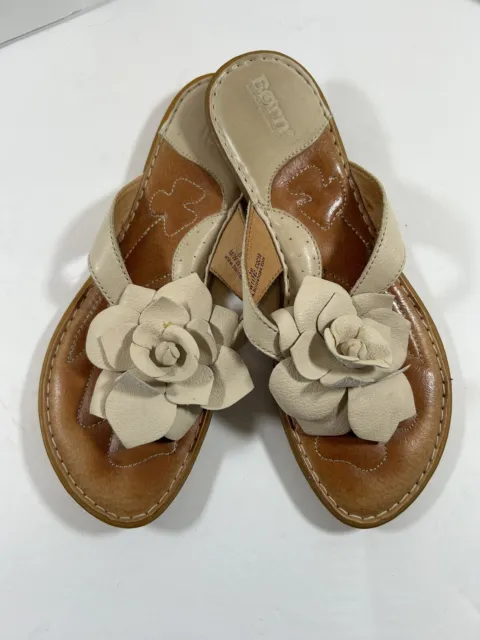 BORN Radiance Thong Wedge Sandal Womens Size 8 White Leather Flower Shoe B54111