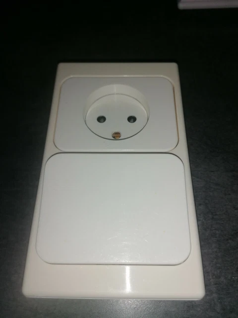 LEGRAND OTEO DOUBLE prise de courant avec terre COMPLET SAILLIE Réf 974